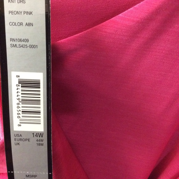 Vince Camuto NWT beautiful layered dress style - Picture 4 of 4